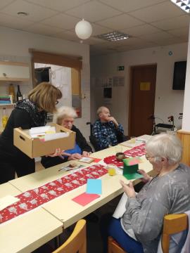 Fotografija 4 - varovanci Talita Kum obdarjeni